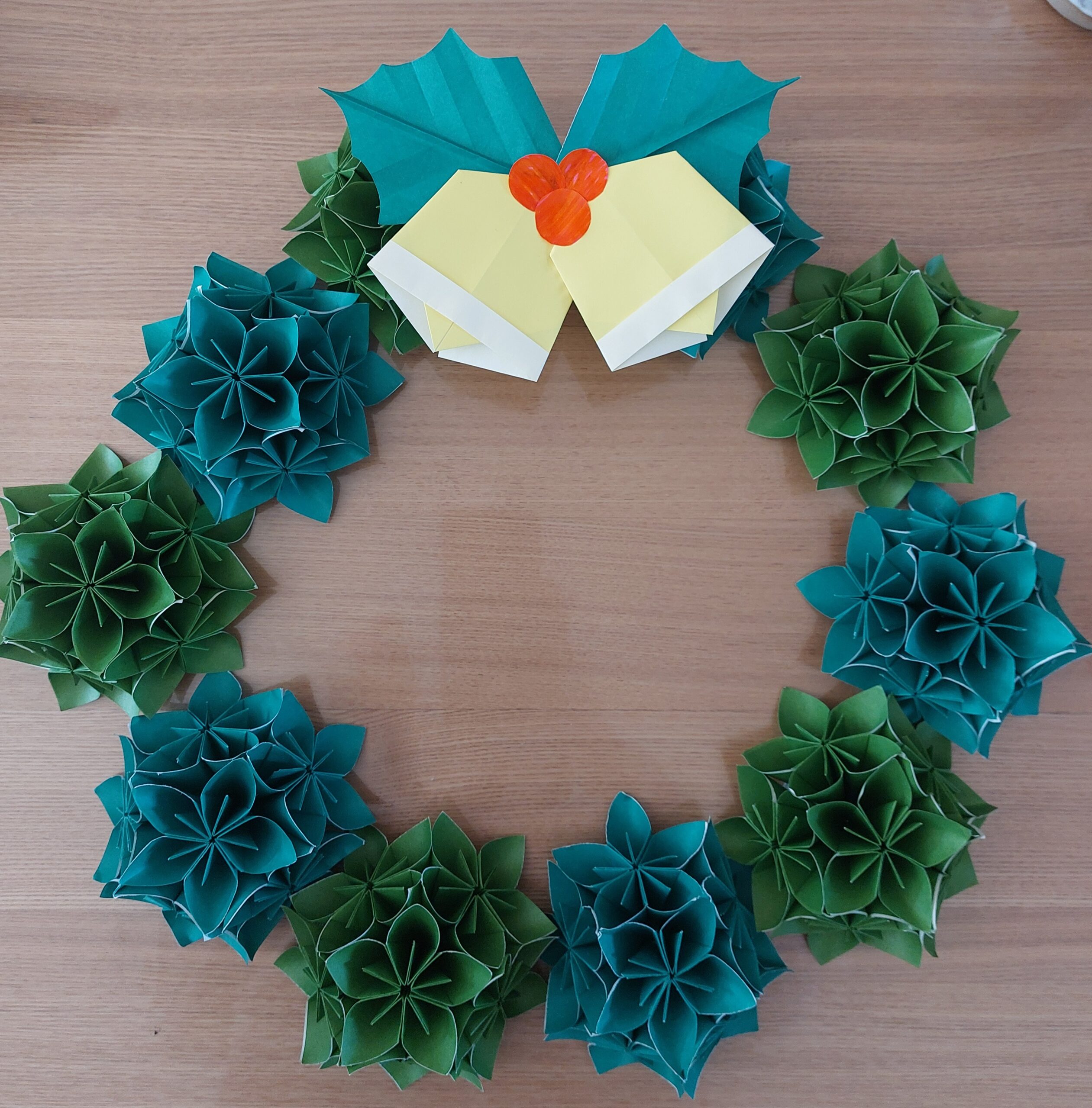 折り紙でクリスマスリース🎄