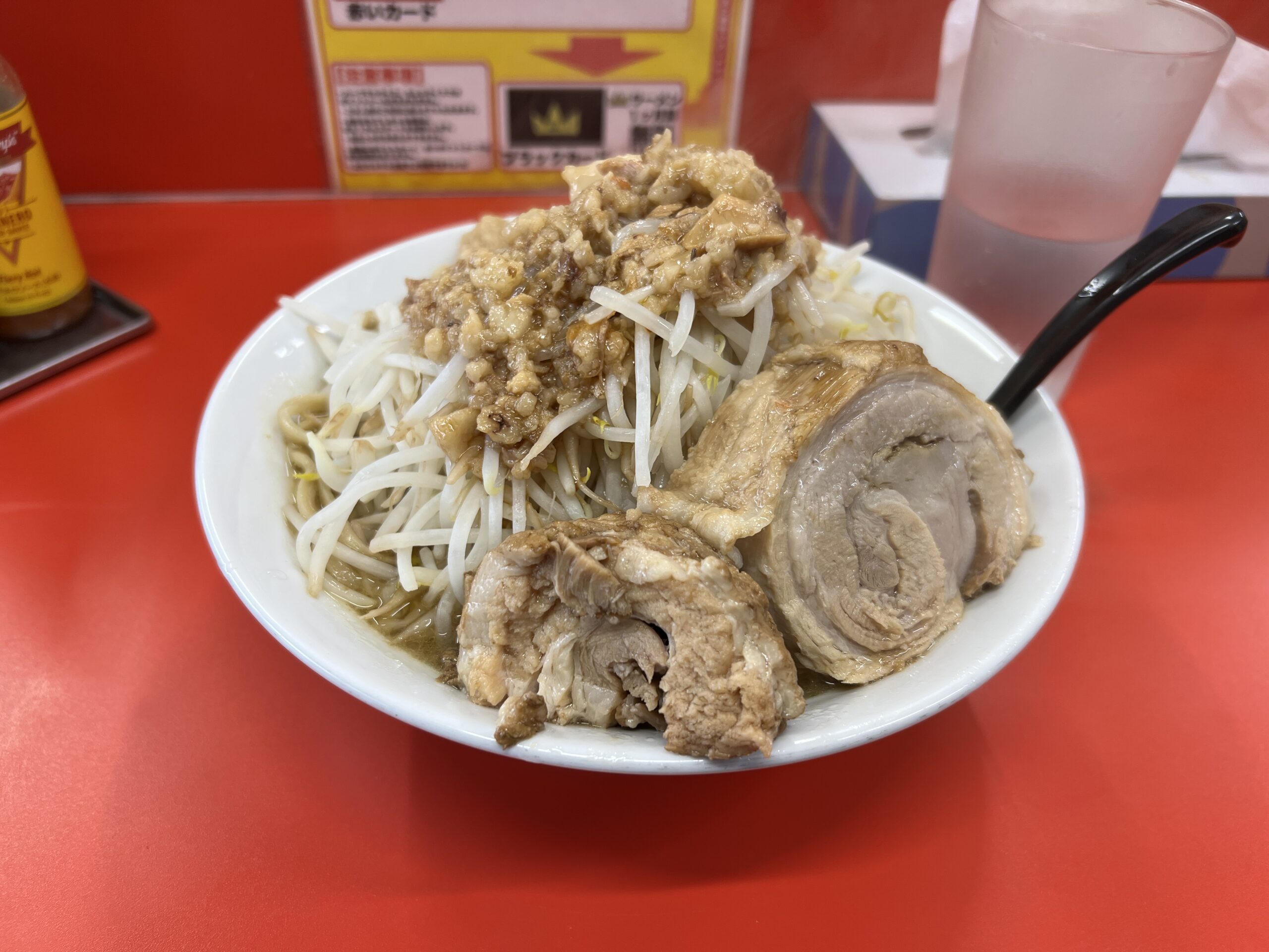 伸びるぞそこの豚野郎